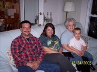 Click to see big picture (700x525 pixels; 208 KB)
